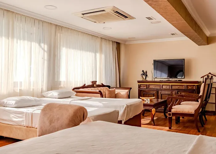 Peak Star Hotel